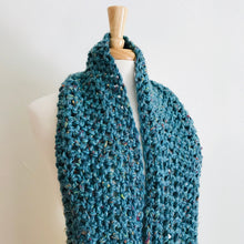 Load image into Gallery viewer, Blue Speckle Oversized Infinity Scarf
